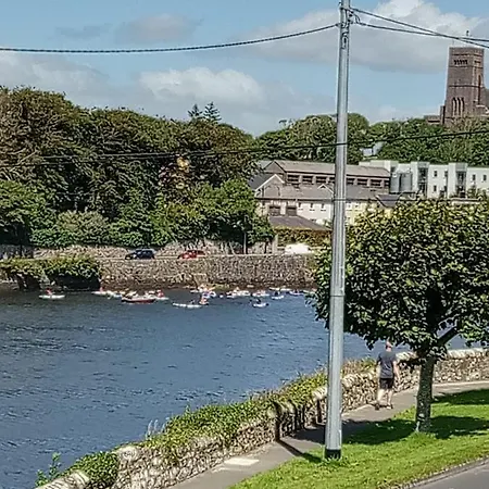 Guest house Moorings Greenway