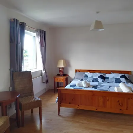 Moorings Greenway Guest house
