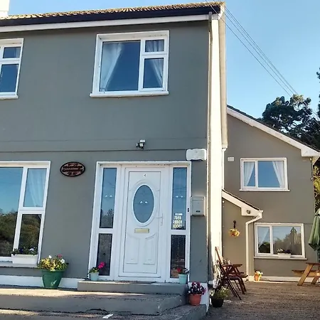 Moorings Greenway Guest house