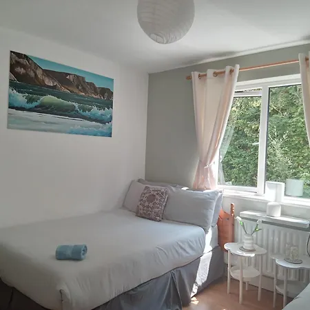 Moorings Greenway Guest house